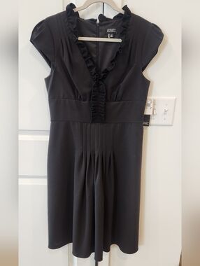 Adrianna Papell Black Ruffle V-Neck Pleated Knee Dress